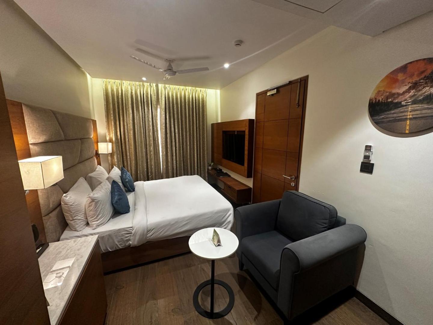 The Glory Suites Near Igi Airport Nowe Delhi Zewnętrze zdjęcie
