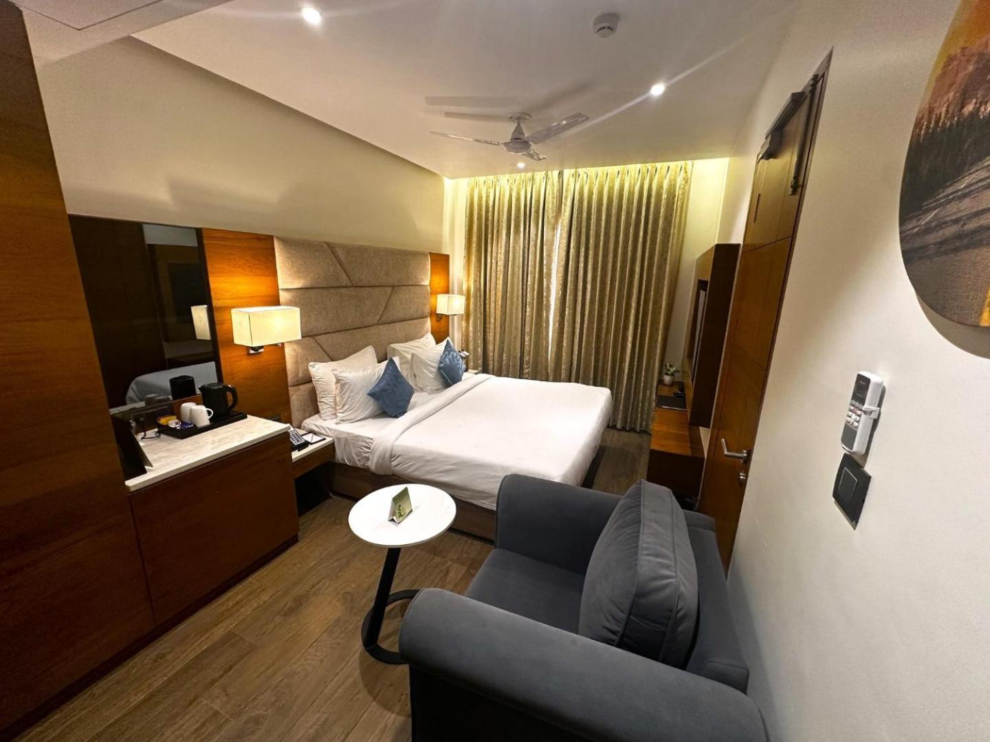 The Glory Suites Near Igi Airport Nowe Delhi Zewnętrze zdjęcie
